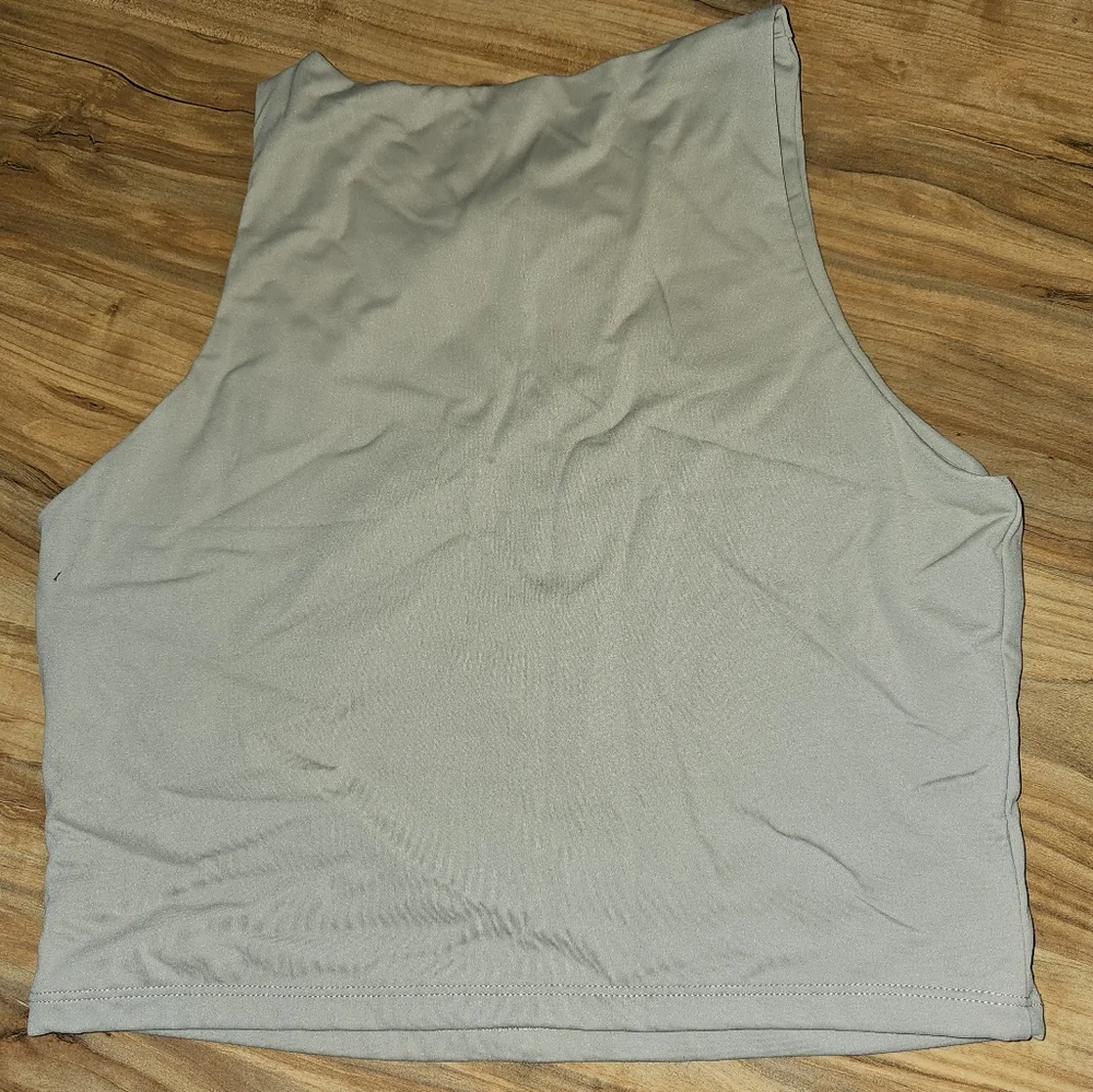 Tank top - Picture 2 of 2